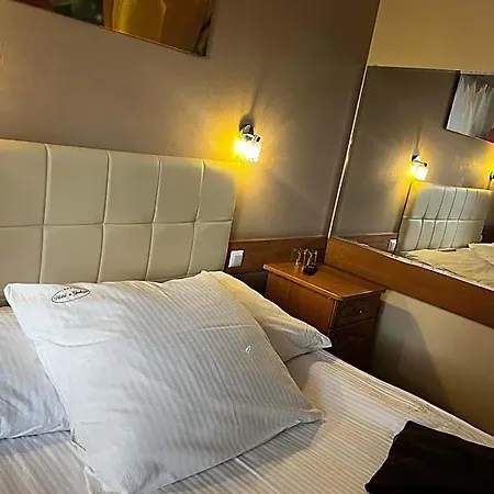Hotel U Grubego 3*